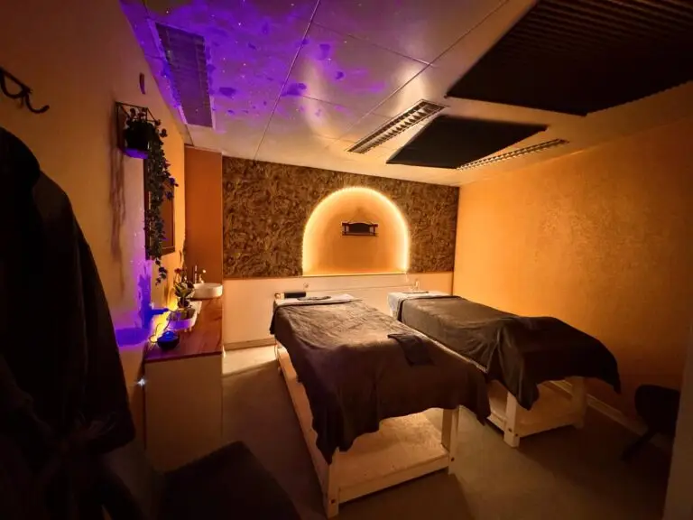 Über ThaiVital: Ihr Thaimassagesalon in Basel 4 Partnermassageraum mit Sternenhimmel-Beleuchtung bei ThaiVital in Basel
